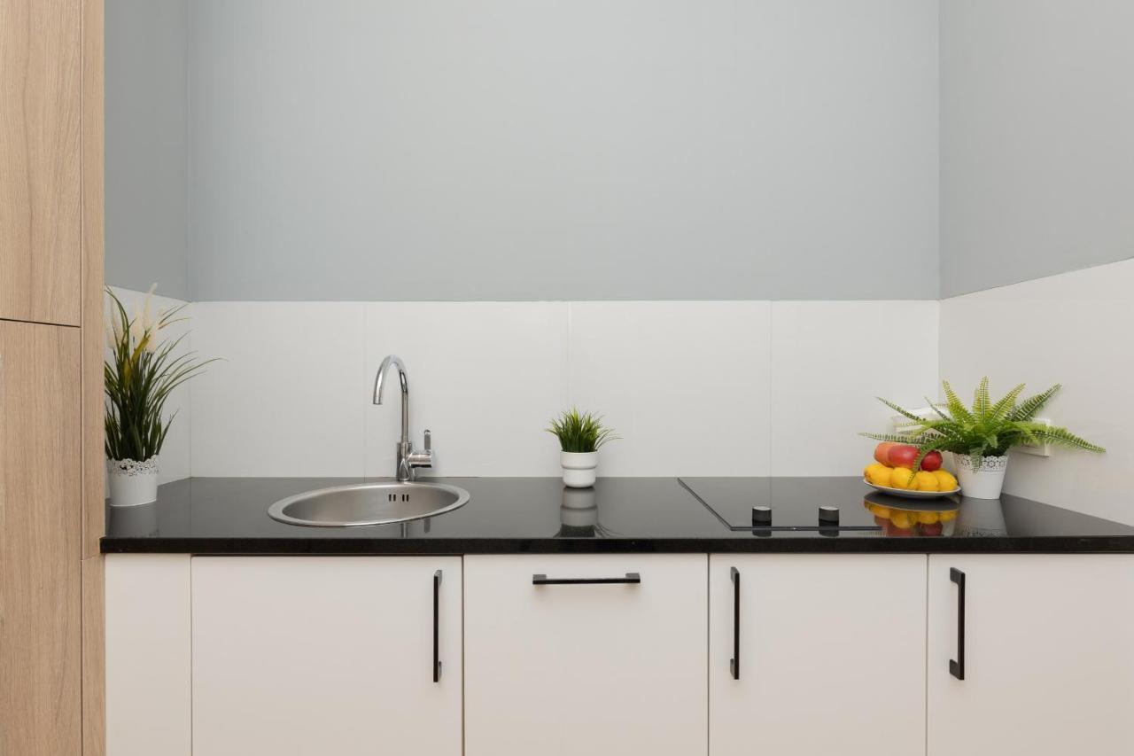 Wola Pet-Friendly Apartments With Ac Slawinska By Noclegi Renters วอร์ซอ ภายนอก รูปภาพ