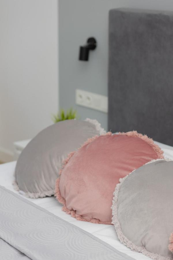 Wola Pet-Friendly Apartments With Ac Slawinska By Noclegi Renters วอร์ซอ ภายนอก รูปภาพ