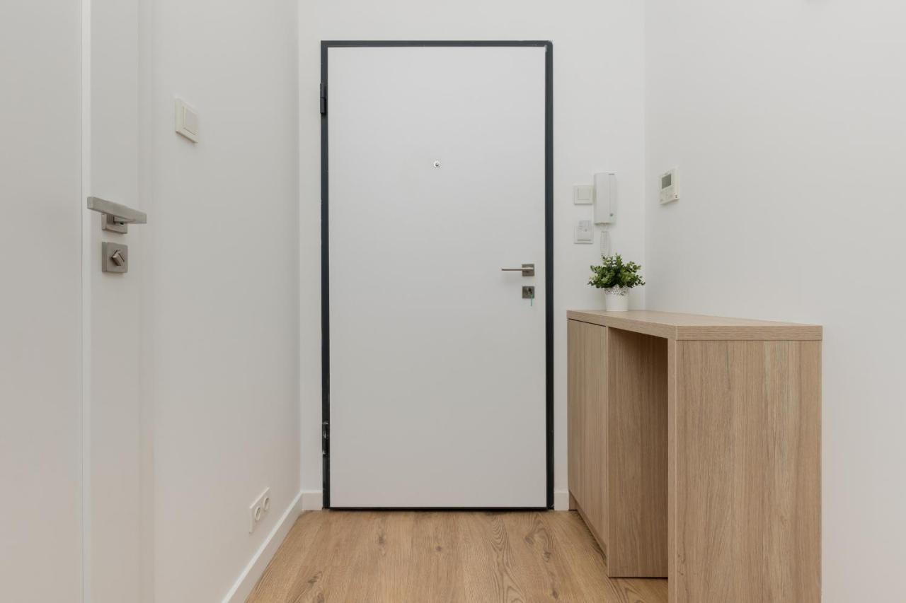 Wola Pet-Friendly Apartments With Ac Slawinska By Noclegi Renters วอร์ซอ ภายนอก รูปภาพ