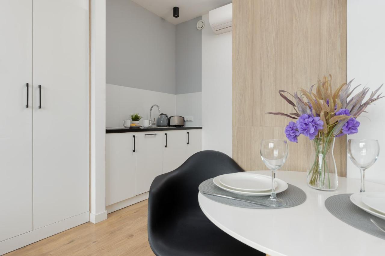 Wola Pet-Friendly Apartments With Ac Slawinska By Noclegi Renters วอร์ซอ ภายนอก รูปภาพ